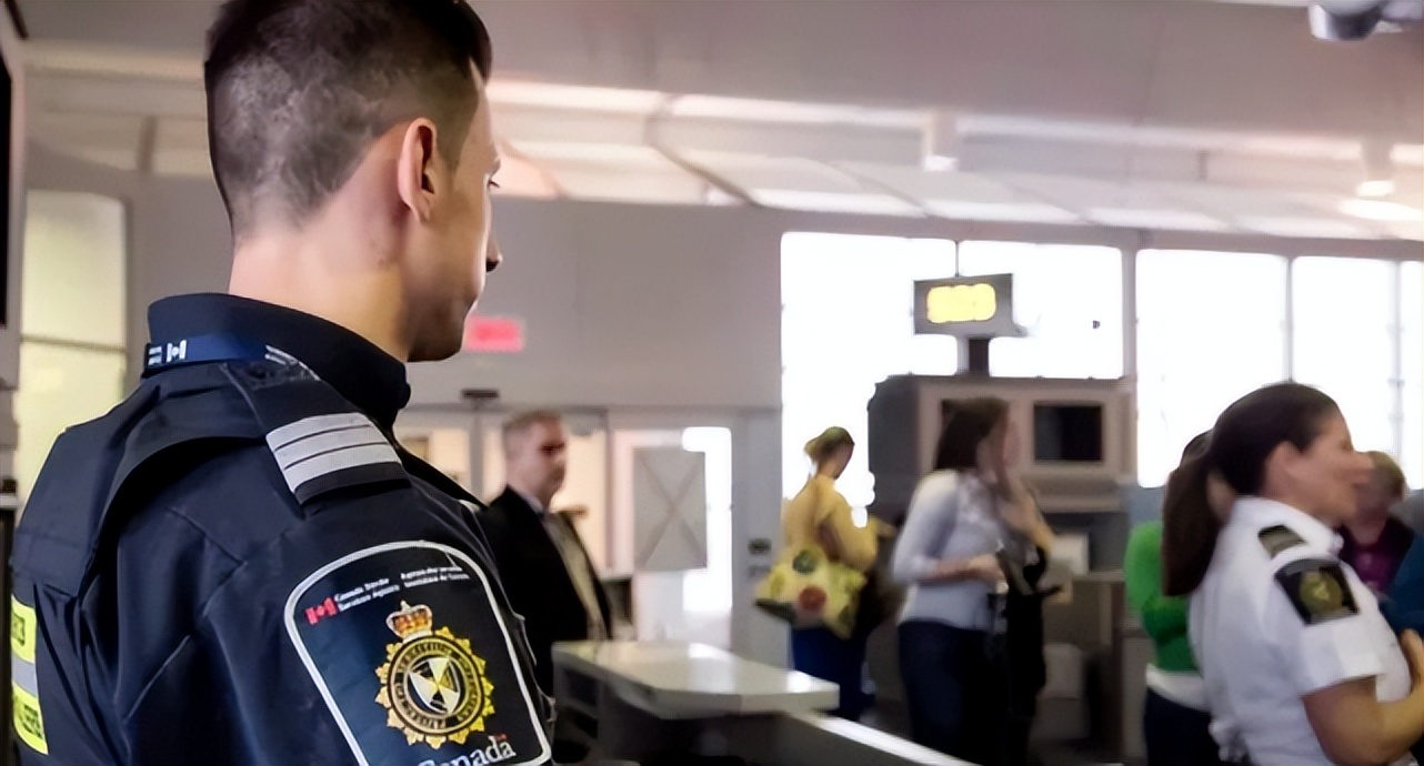 入境加拿大先过海关还是先拿行李,加拿大入境过海关攻略视频讲解