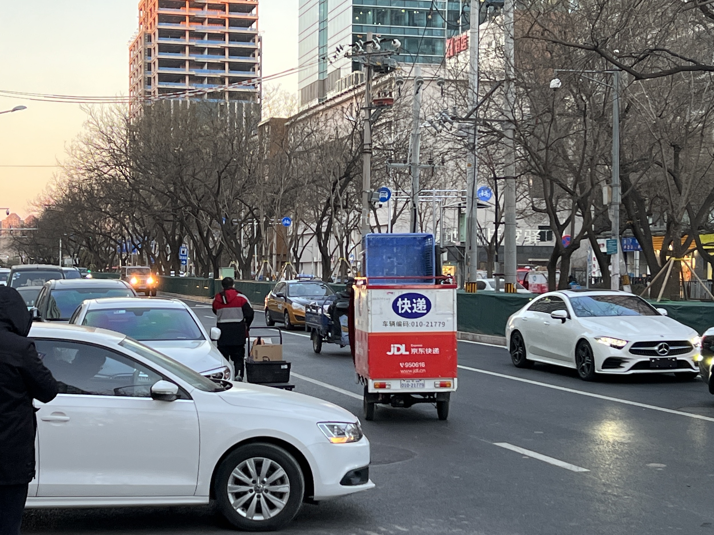 京东快递不送货上门怎么罚,快递不上门最高罚3万元