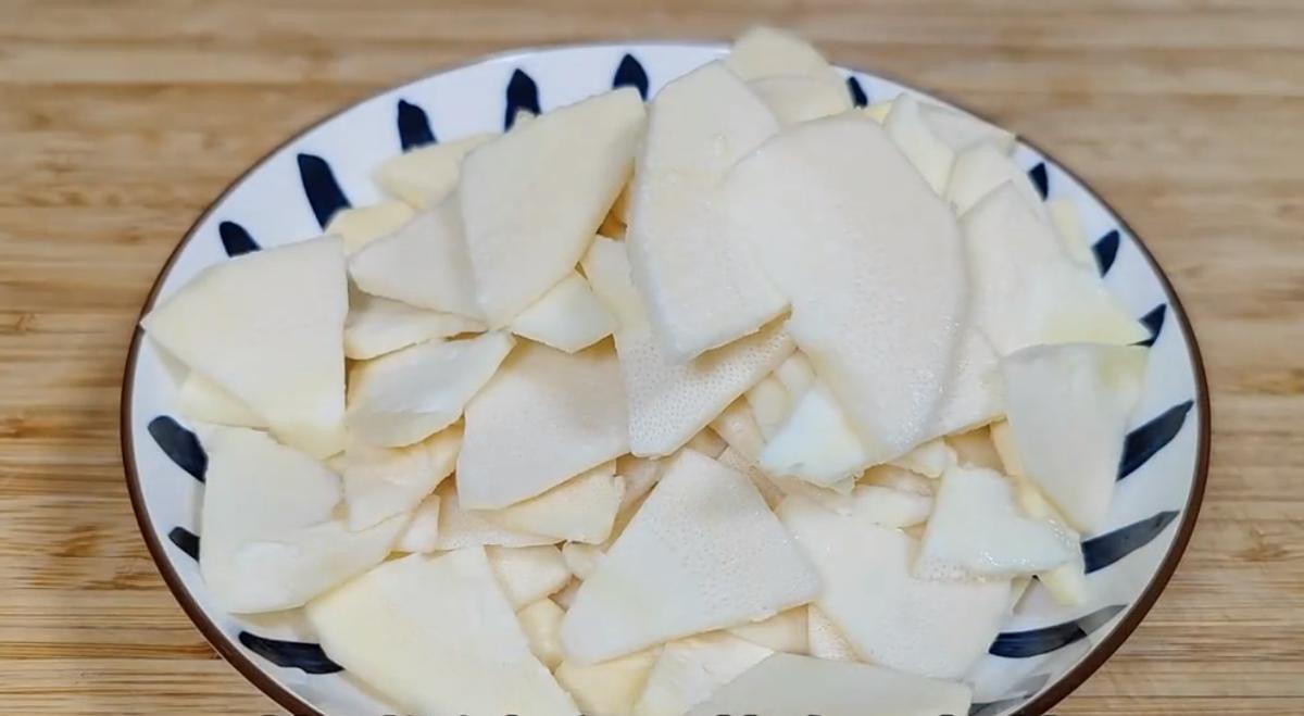 立春后少吃萝卜白菜,立春后提醒少吃肉多喝汤推荐3道