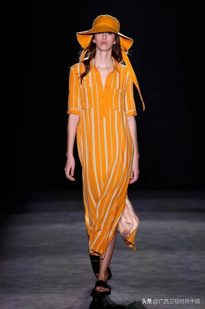 很热怎么穿,夏季天热怎么穿才够时尚