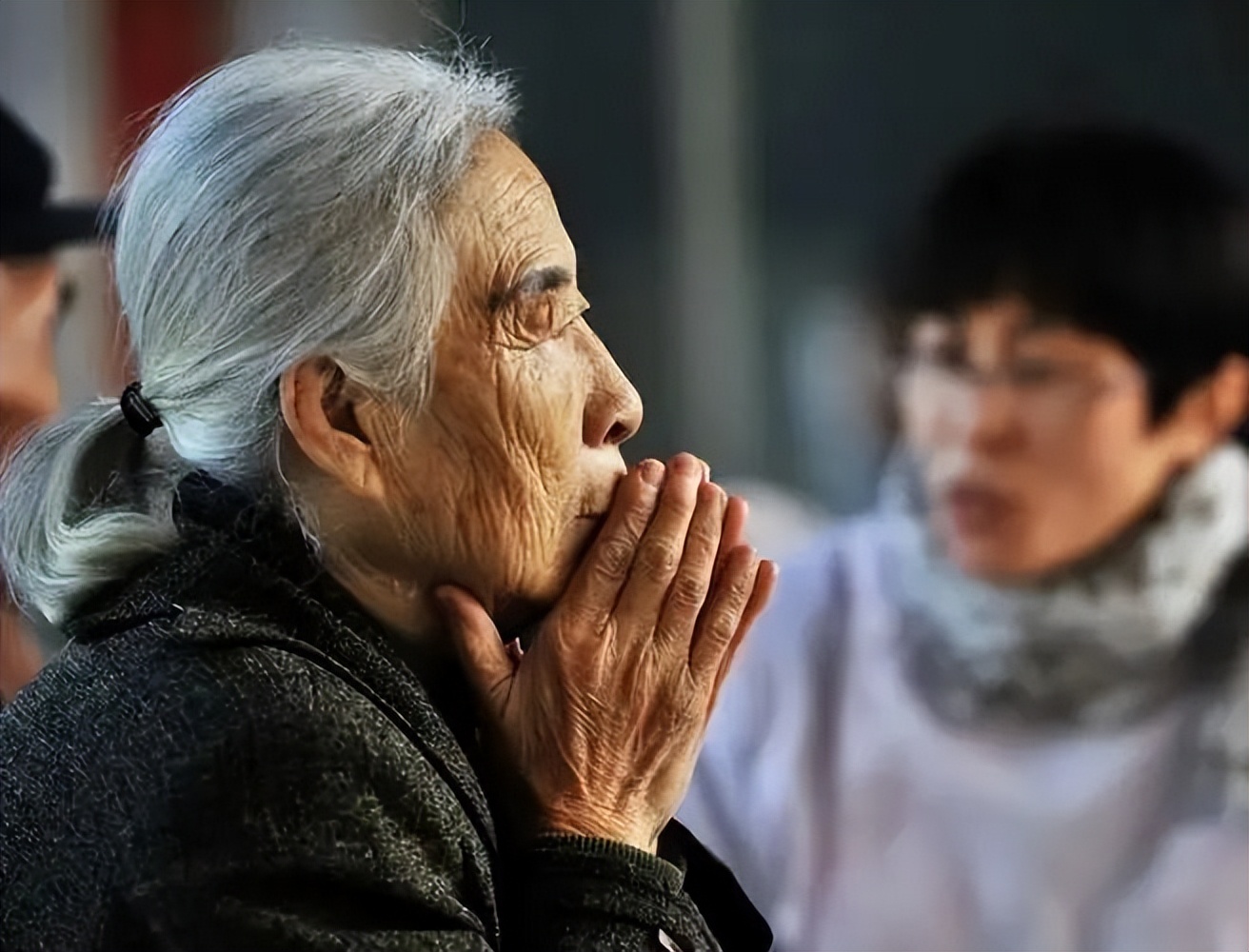 70岁老人的心理问题,这4种老人未来会面临养老困境