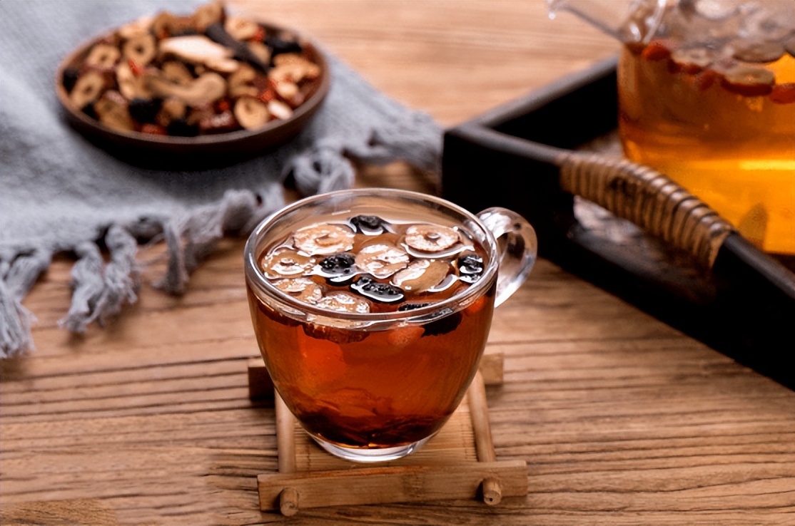 更年期的女人喝什么样的养生茶,更年期女性适合长期喝的茶