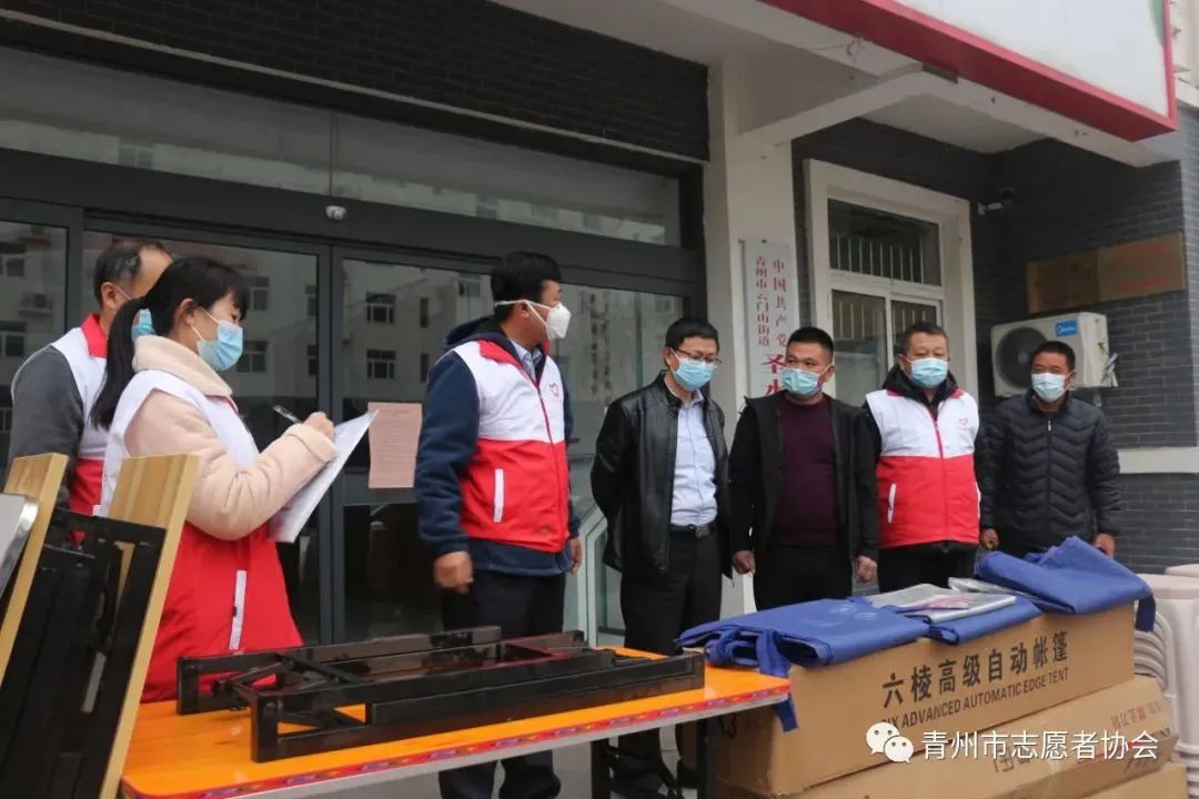 抗击疫情他们步履不息,抗击疫情他们义无反顾