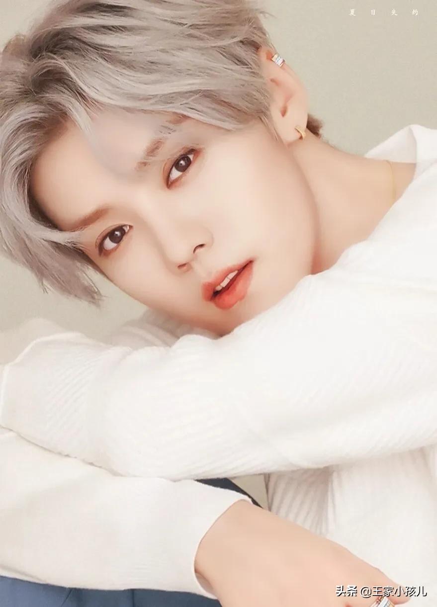 鹿晗勋章歌词壁纸图片,鹿晗照片锁屏壁纸卸妆