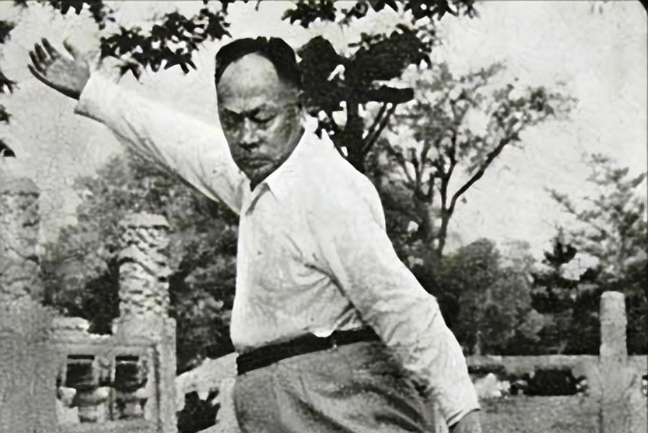 十大元帅榜单公布，蒋介石看后面露难色说道：陈毅太厉害了