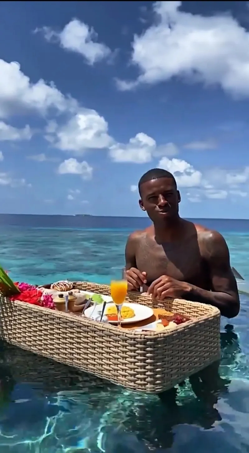 穆里尼奥开创电话摇人的先河,队长们都喜欢他,诗人杜牧也不例外