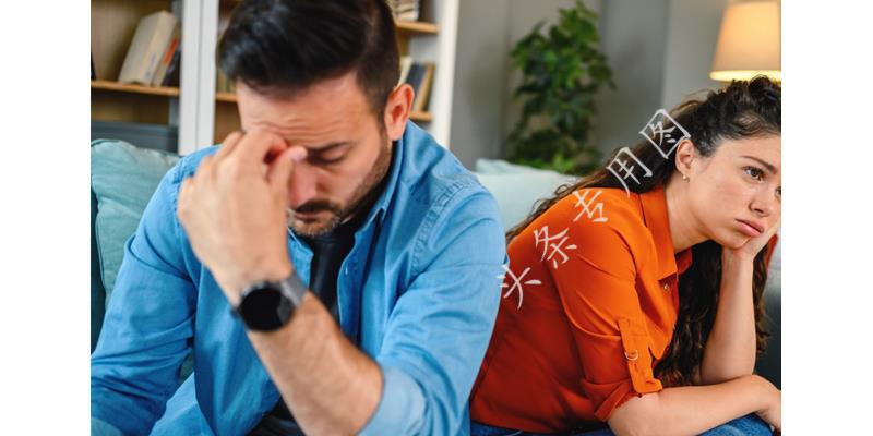 女儿18岁，每月零用金2000，却为了邻居的儿子与我争执