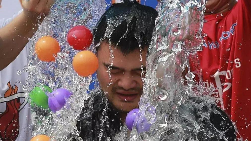 “饭圈女孩出征”网络运动中生产的迷因符号，有怎样的影响力？