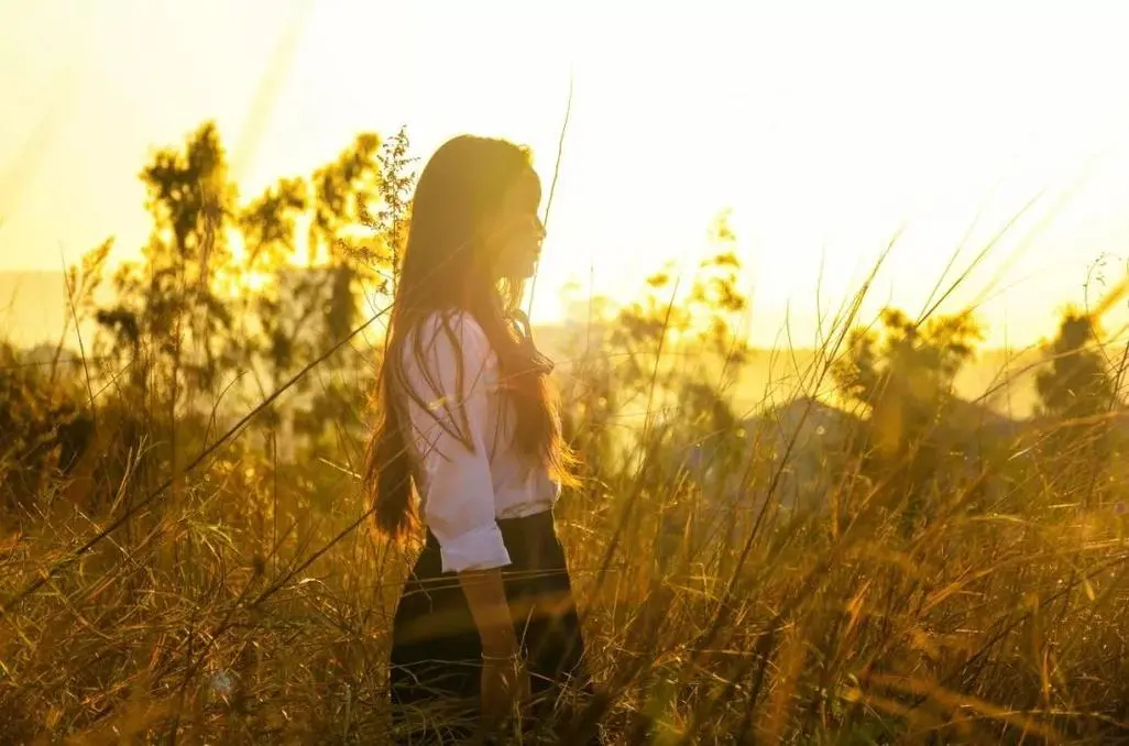 亲戚要我在银行帮他贷20万,朋友用钱让我去银行贷50万