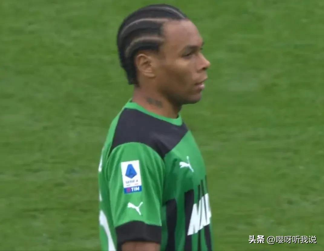 绿巴萨球员的中文纹身太没特点！看看以前的意甲球员的个性多强！