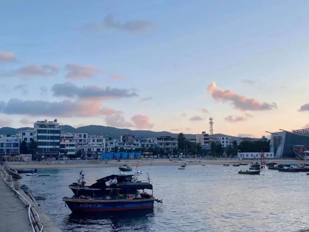 怎么在假期变霸气高冷,学生假期变胖校服穿不上了