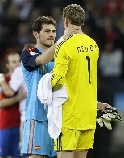 诺伊尔金手套世界杯,德国队门将诺伊尔有多强
