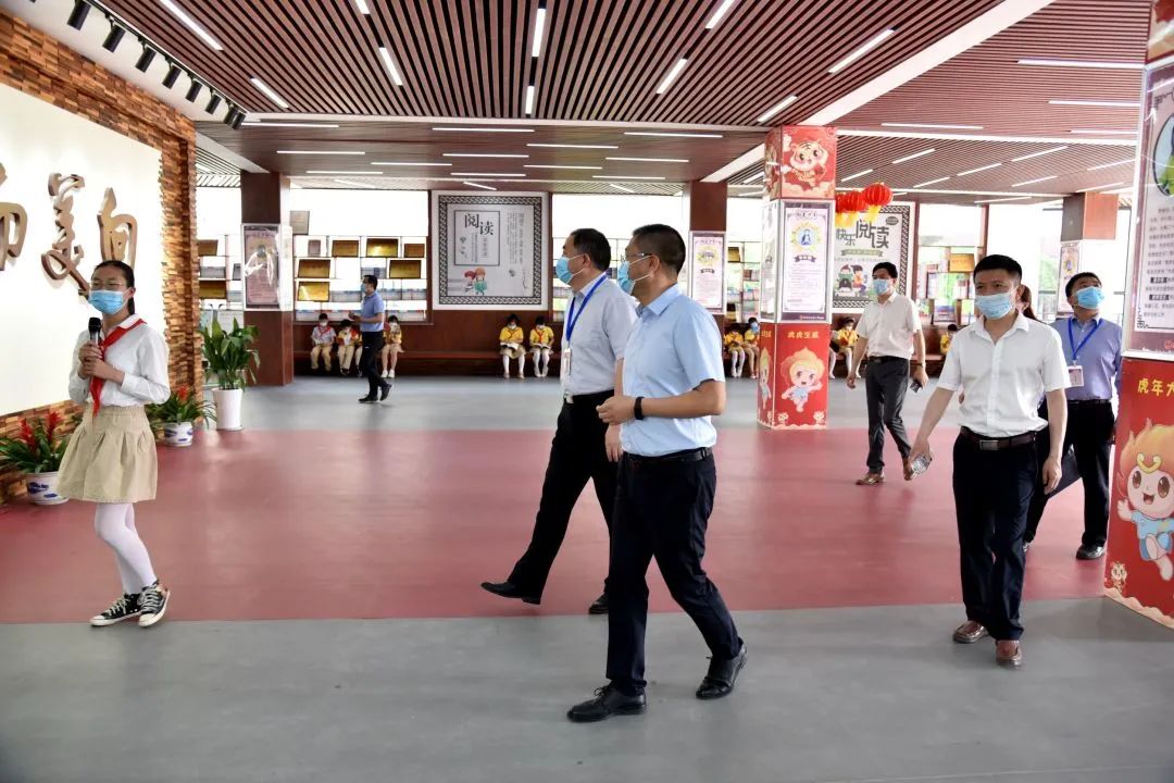 教育督导组莅临学校检查教学工作,山阳区领导督导检查