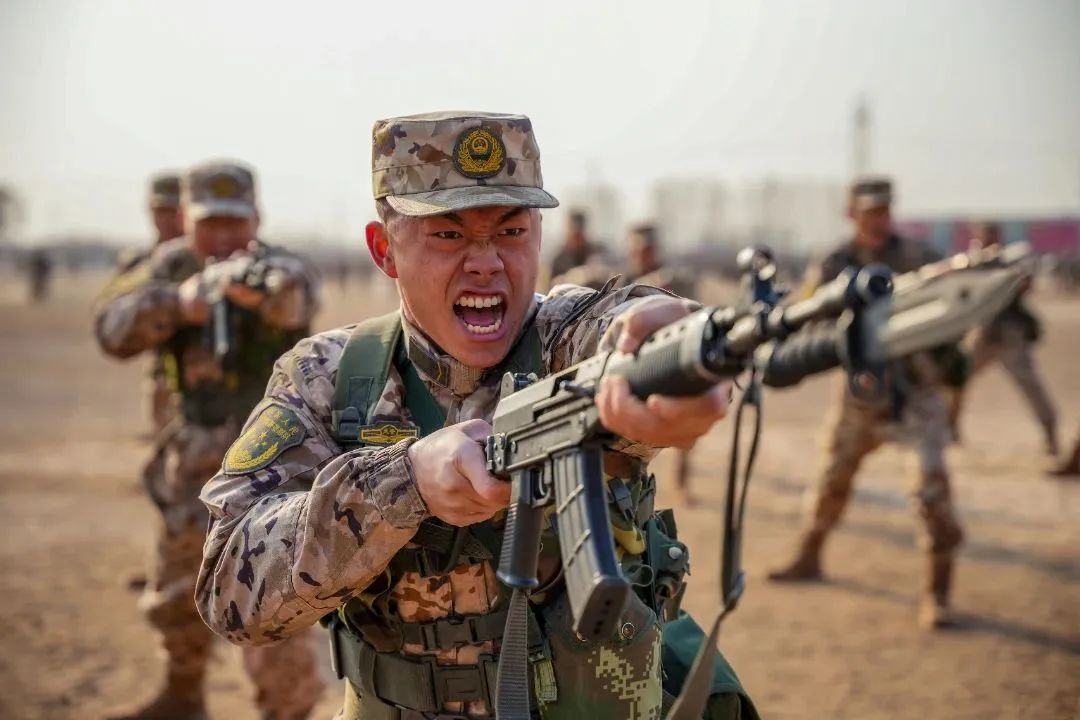 向日夜坚守边关的人民子弟兵致敬,春节向坚守岗位的人民子弟兵致敬