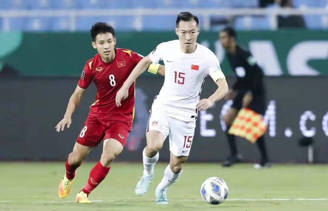国足被越南“狂揍”！不解决这“八问”，中国足球永无出头之日…