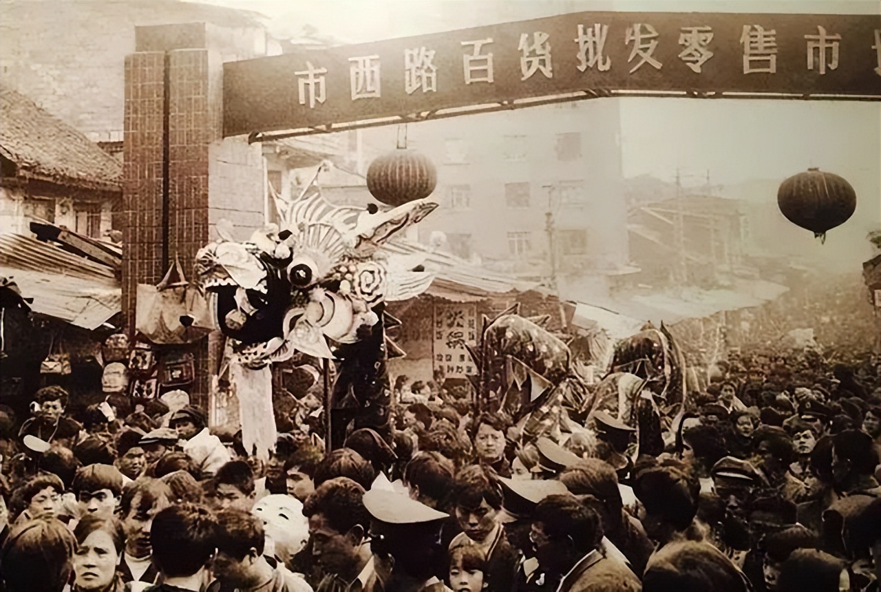 服装批发行业的问题有哪些,服装批发行业的现状与前景