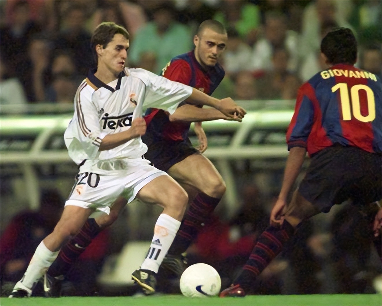 齐达内对阵里瓦尔多,里瓦尔多吊打齐达内