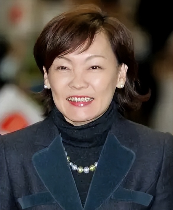 日本前首相安倍晋三演讲时被枪杀,安倍晋三演讲时胸部中枪死亡