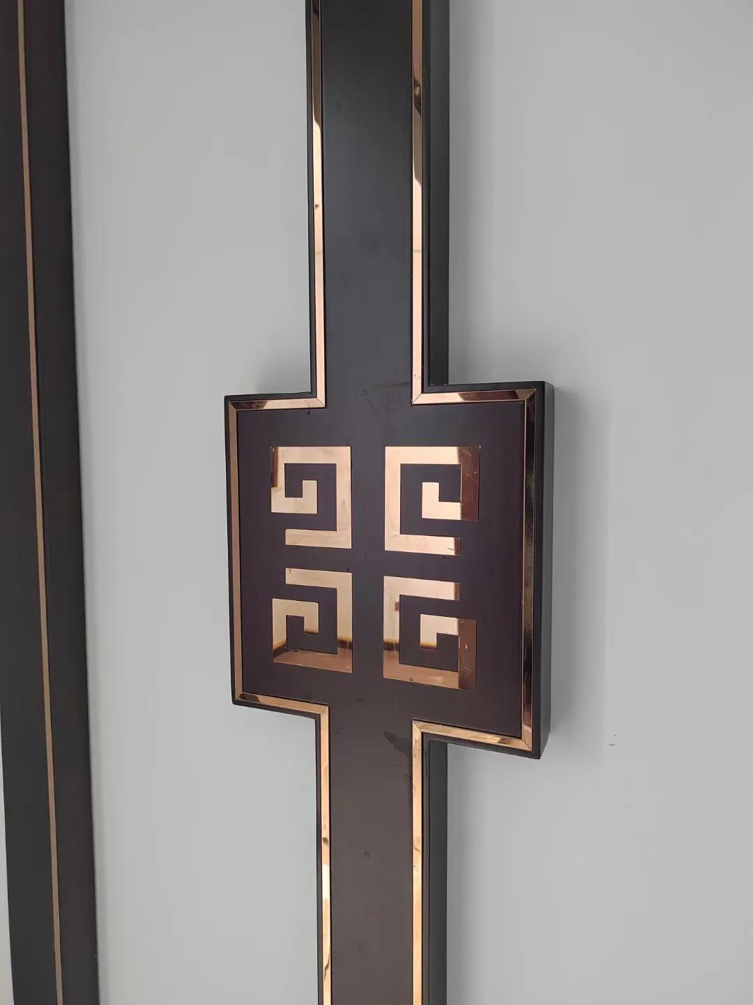 弧形背景墙弧形门套,客厅不锈钢窄边门套造型效果图