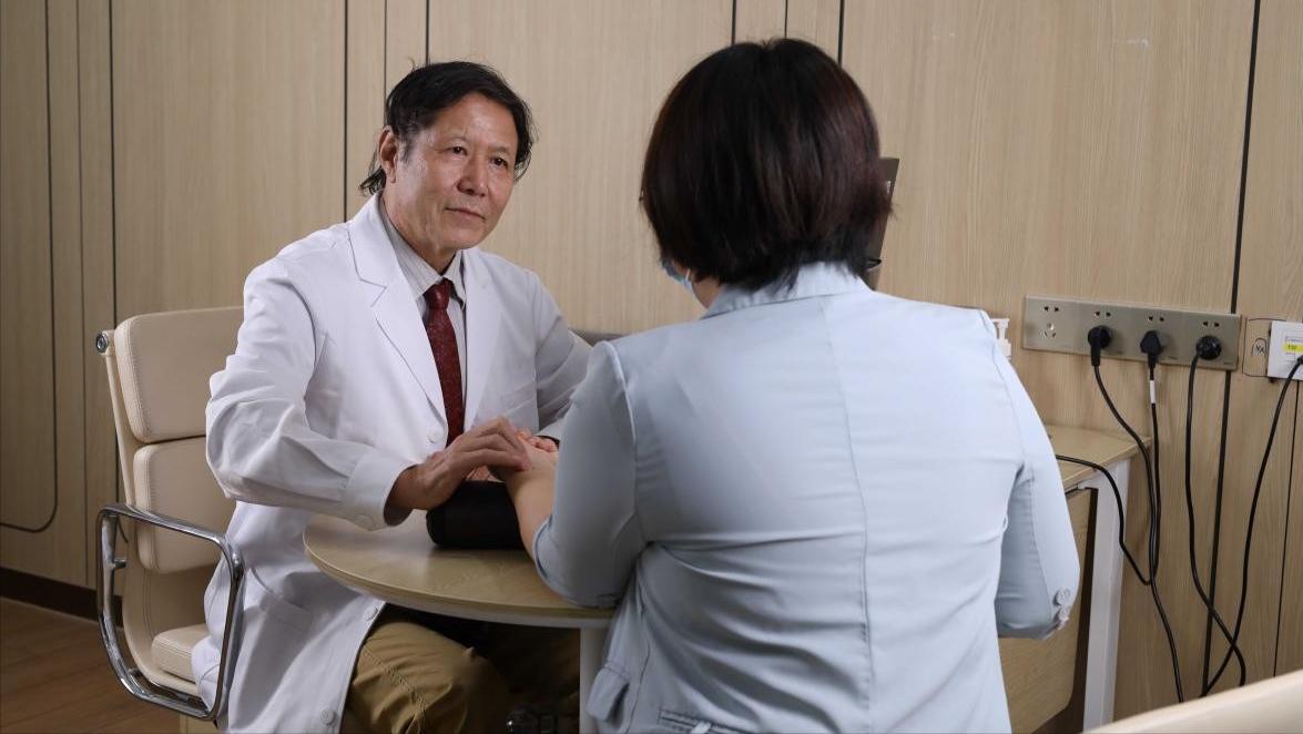 乳腺癌患者吃药出现子宫内膜增生,要切掉子宫?听听医生怎么说