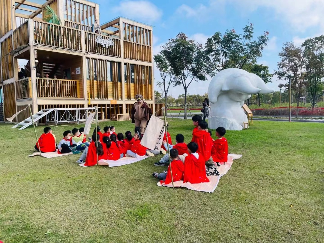 参与沉浸式互动亲子剧《快乐王子》