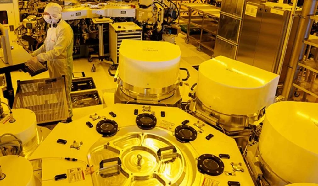 韩国芯片出口下降 (韩国芯片出口大增40%)