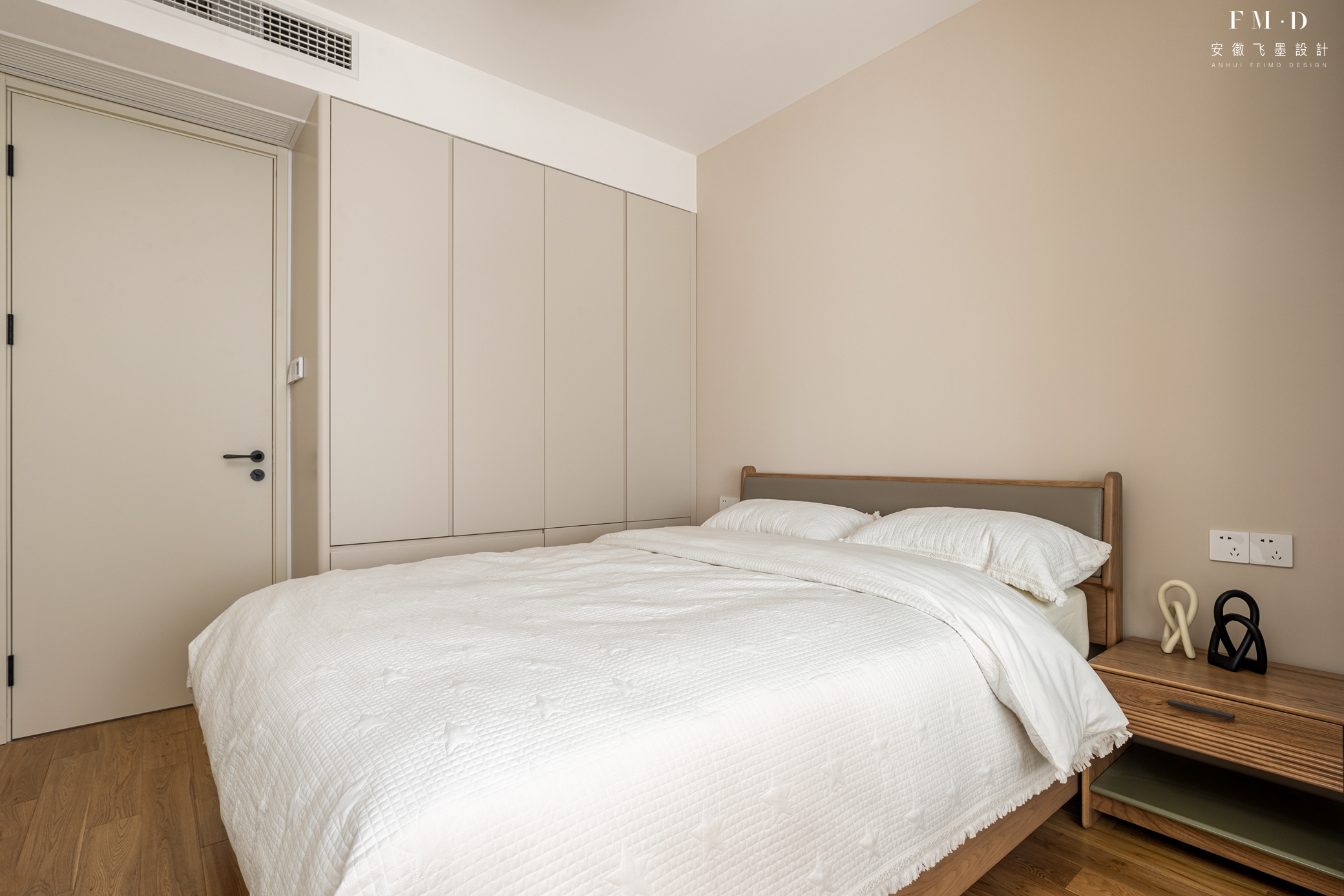 三室一厅新房户型改造,旧房十万内装修100平三房二厅