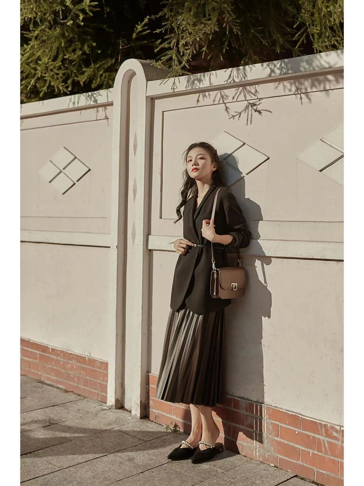 西装半身裙怎么穿显年轻活力,西装半身裙怎么穿更好看