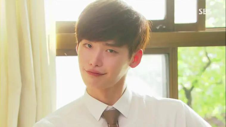 李钟硕2022年上映的电影,李钟硕十部必看韩剧一口气看完