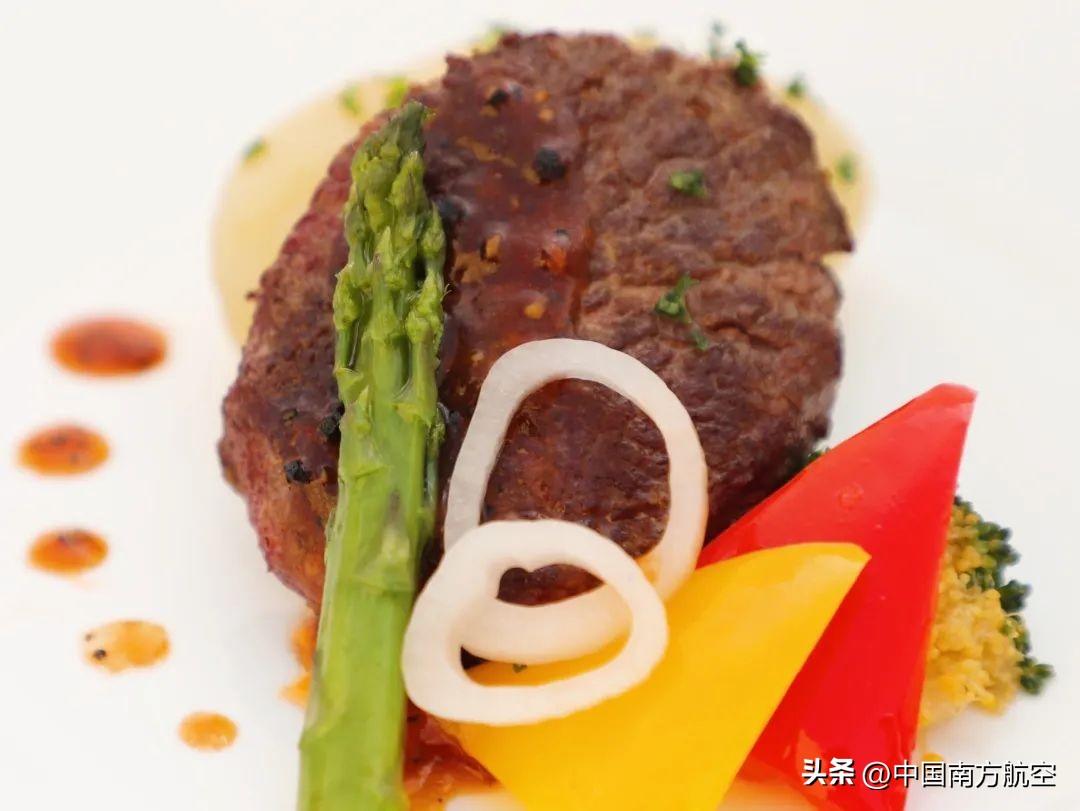 南航国际航班付费经济舱,南航飞机选餐流程