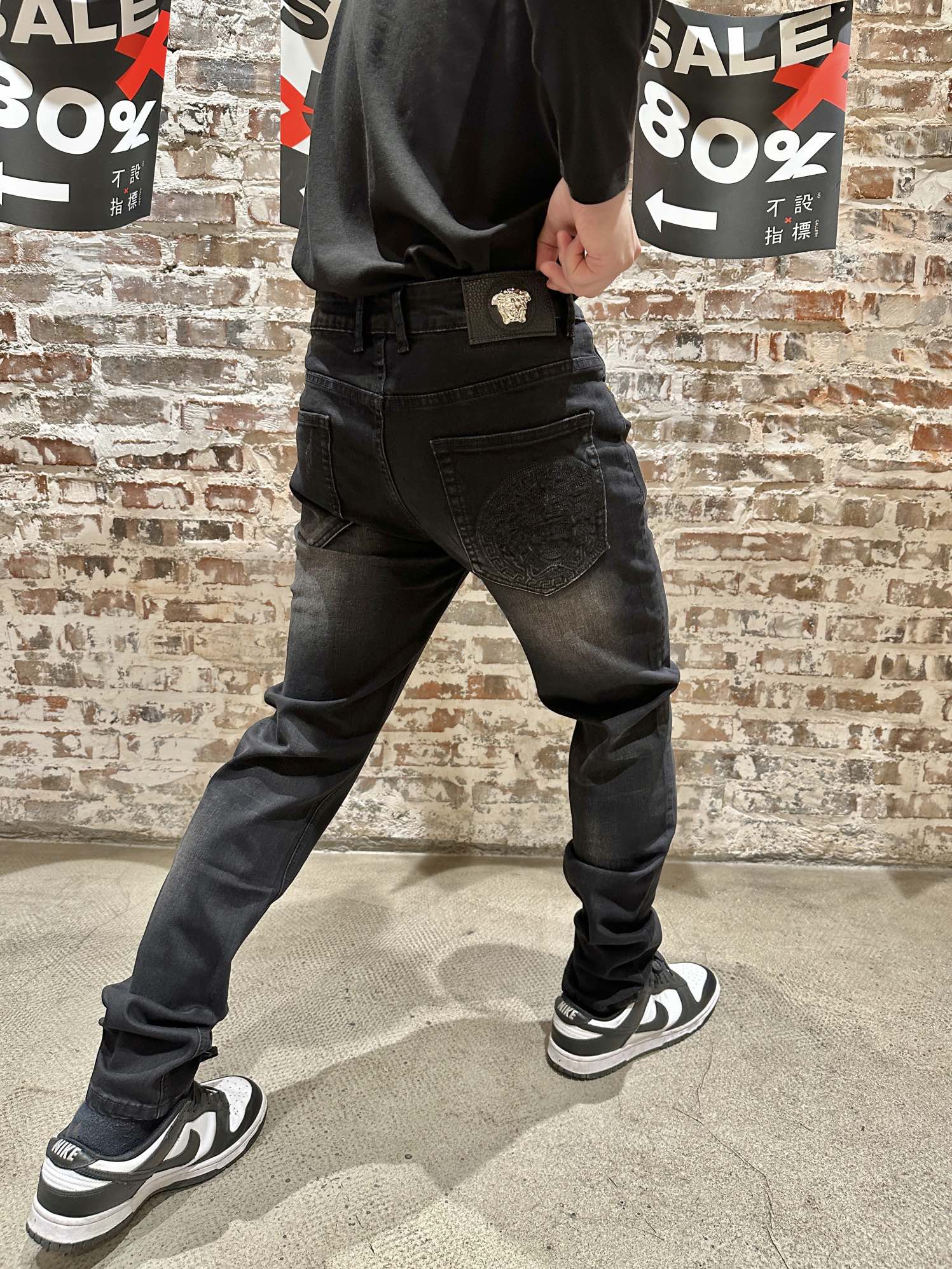 范思哲牛仔裤男款印花图案,大牌牛仔裤男款范思哲