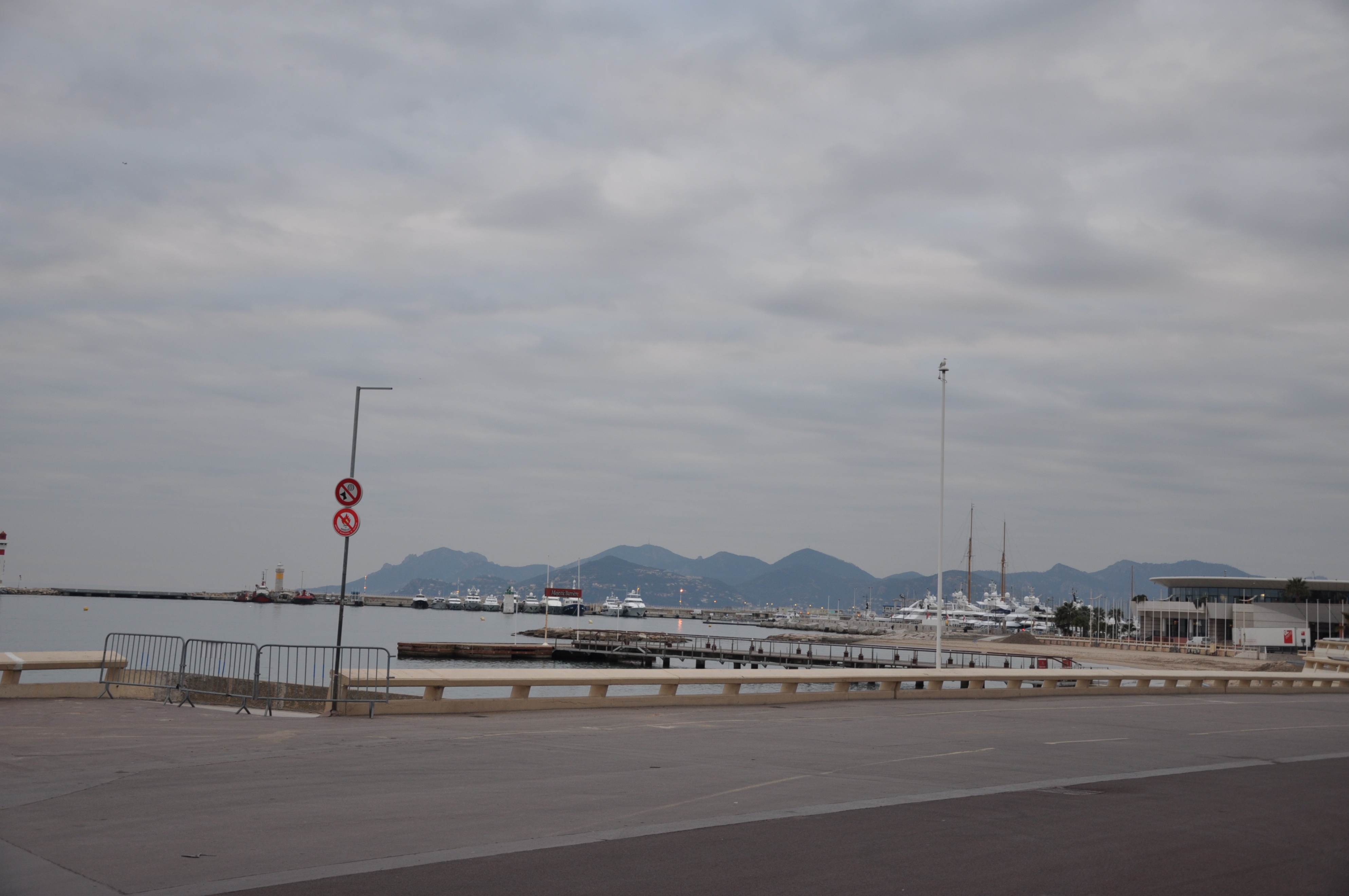 戛纳小城,戛纳电影节出现美丽的风景线