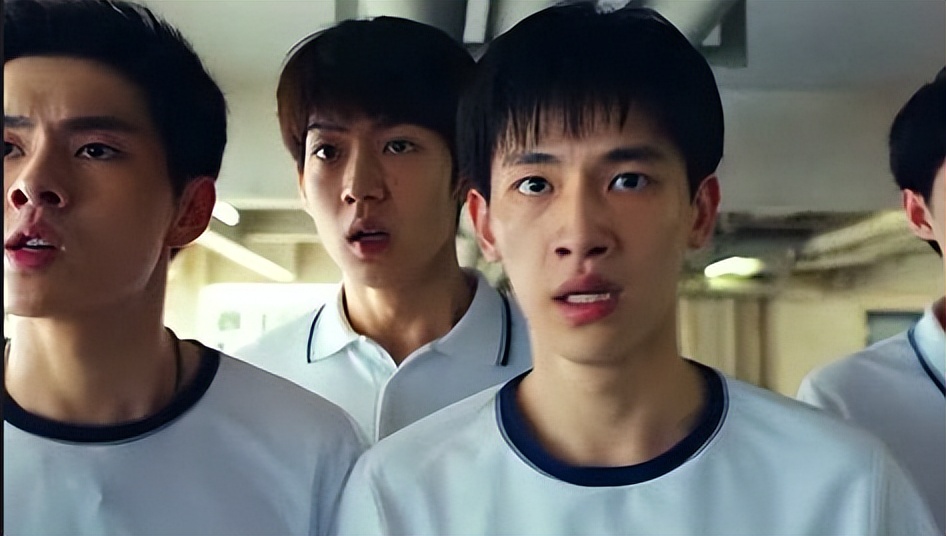 不请流量、不谈恋爱,电影《五个扑水的少年》如何逆袭成为黑马?