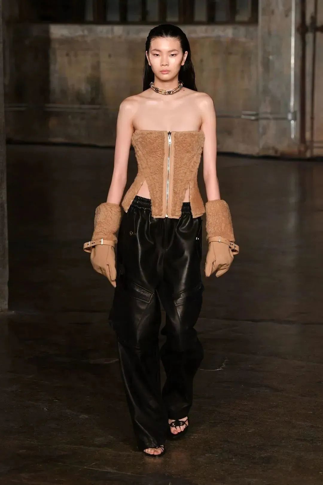 让我们从“茜茜公主”开始，聊聊内衣这件事儿