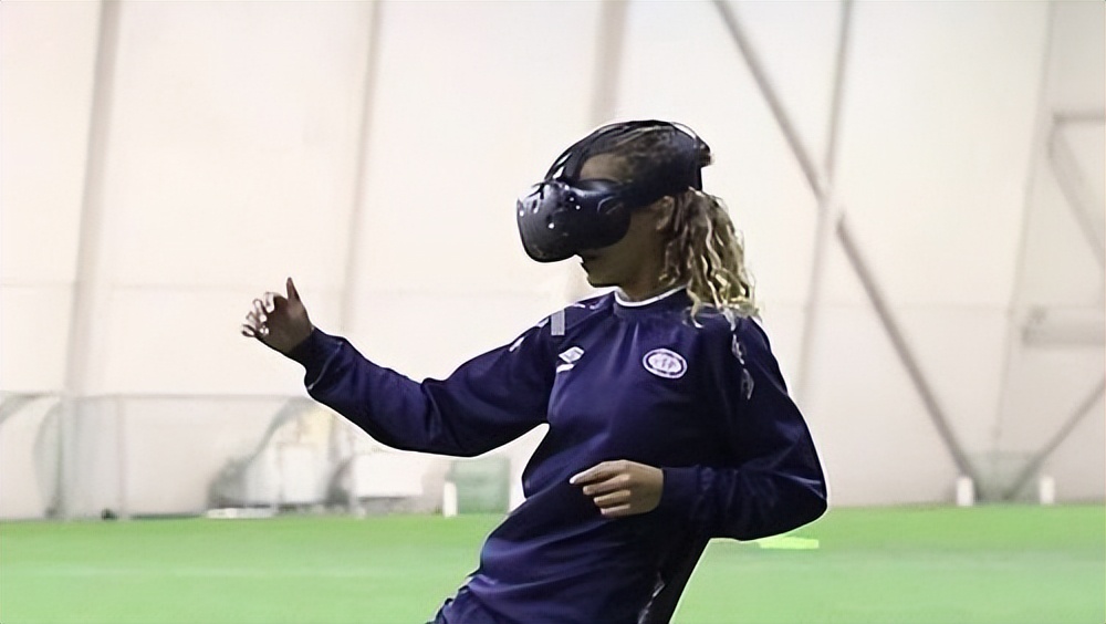 秒变抢眼明星！虚拟现实训练让你一夜成为足球界最令人瞩目的新秀