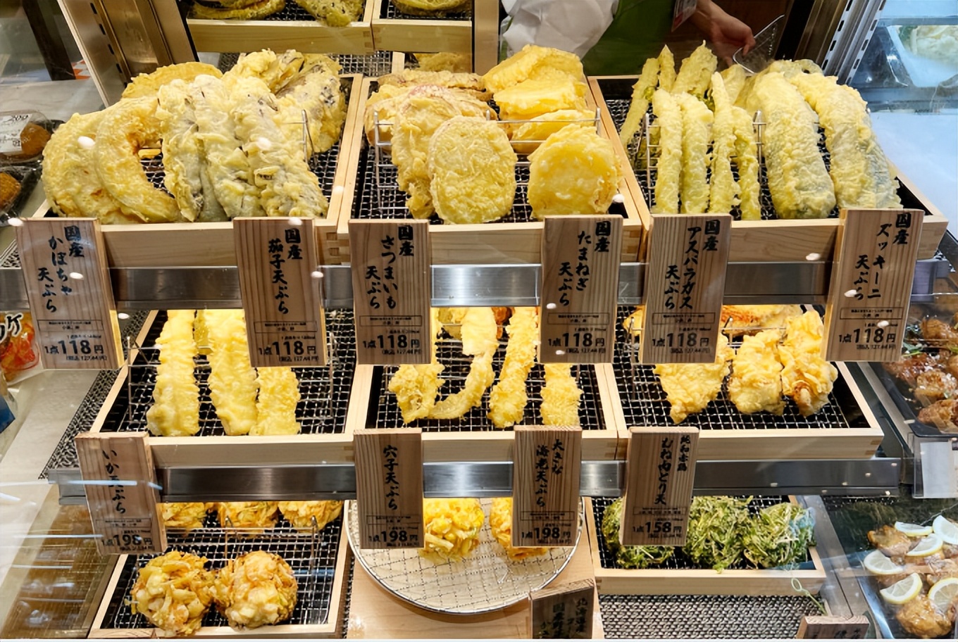 日本超市的快餐是怎么做的 (日本超市自助餐怎么开)