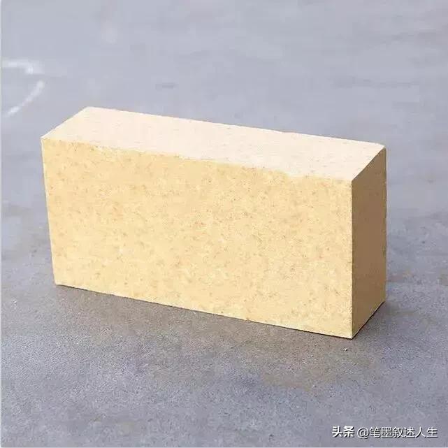 轻质耐火砖用什么材料做的,普通耐火砖高级耐火砖