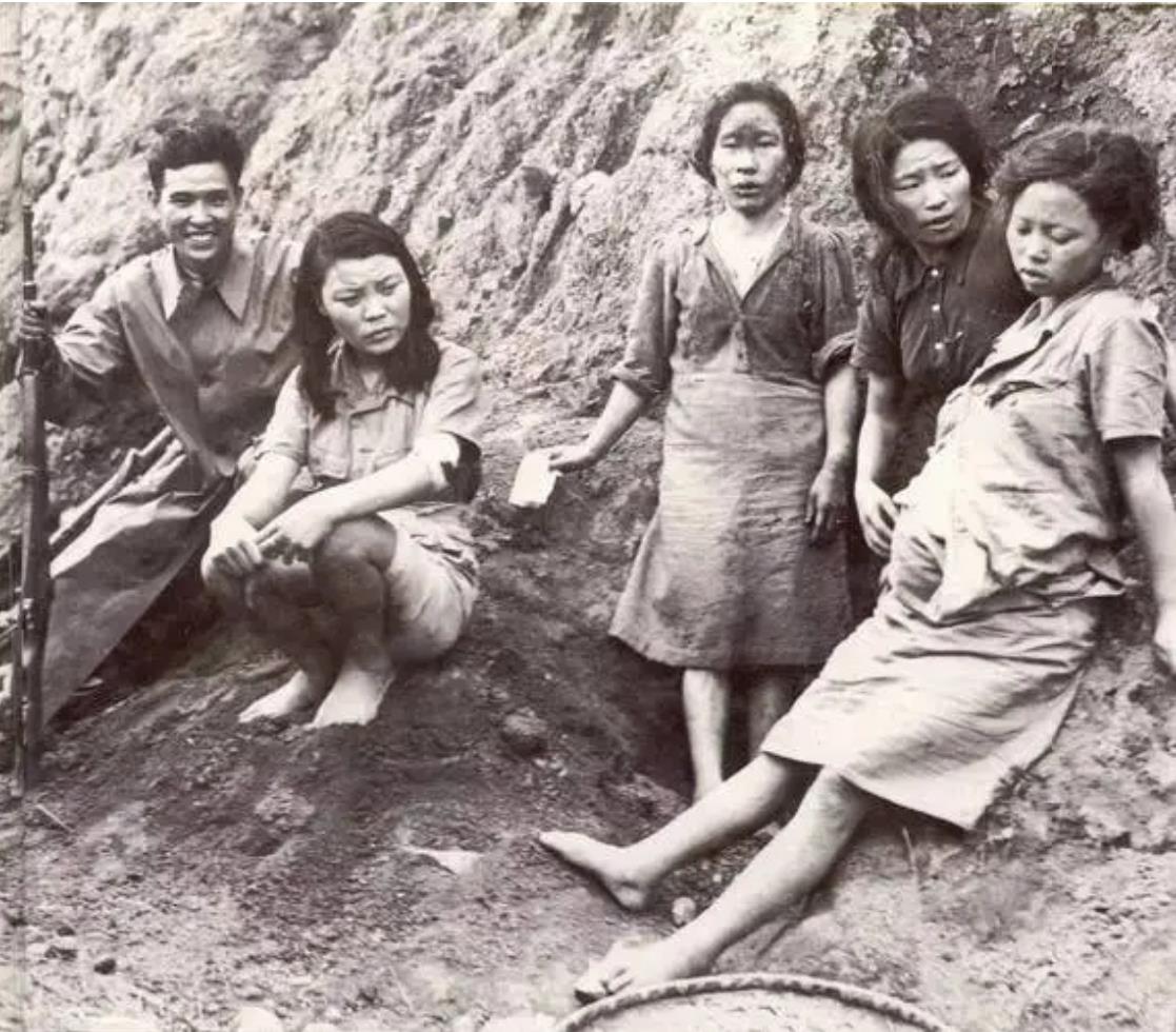 1941年日军占香港兽性毕露：女星新婚夜被*躏蹂**，女记者当街被奸杀