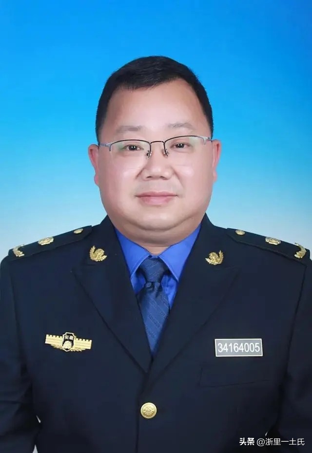 安徽宿迁副镇长开网约车,开网约车的副镇长现状