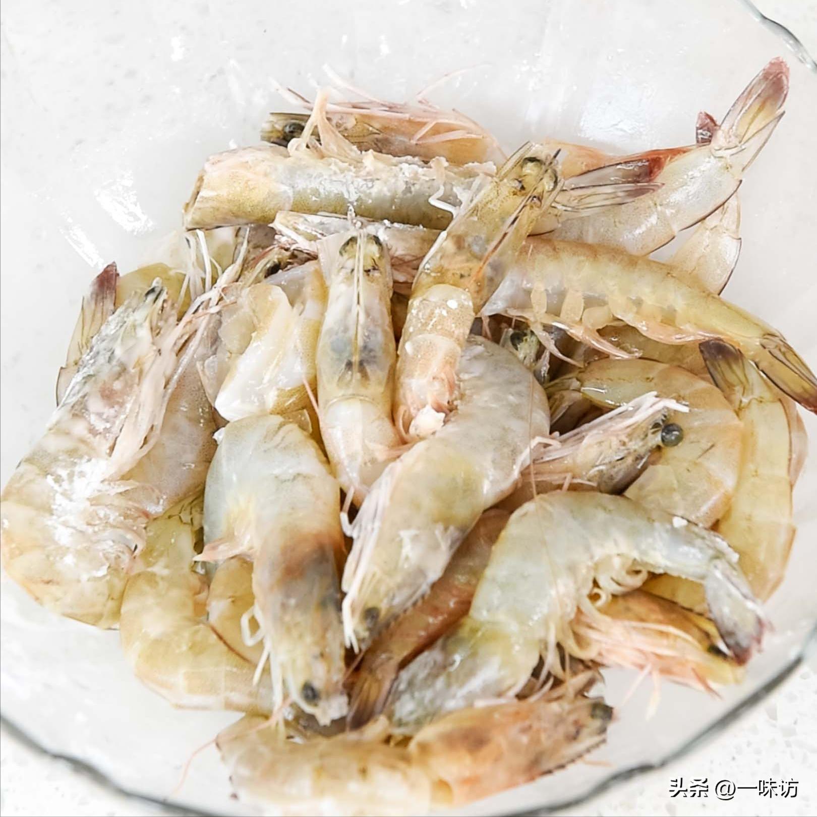 家常干锅虾简单做法非油炸不辣,水煮后的虾怎么做干锅虾