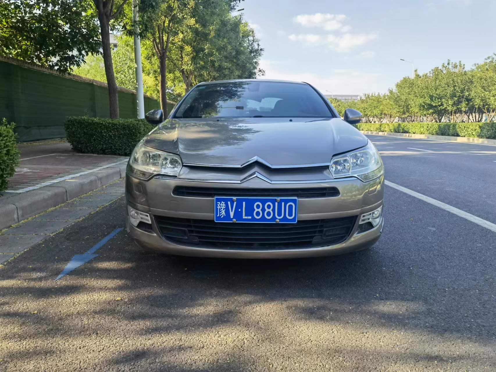 11年的雪铁龙c5还值得买吗,2.0的雪铁龙c5值得买吗