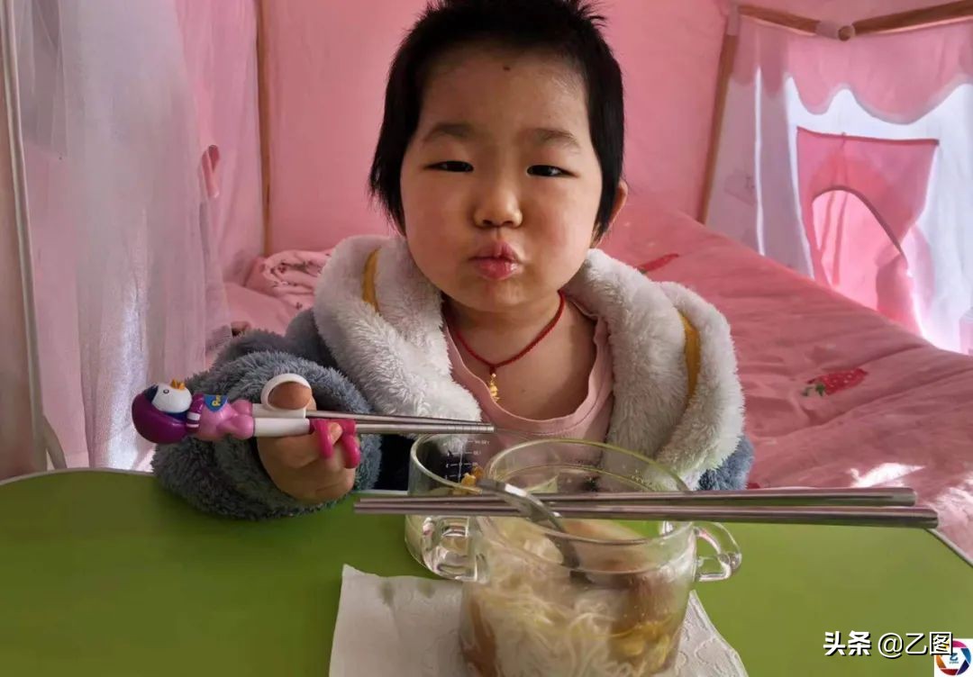 小孩一直高烧39到40度不退怎么办,小孩子发烧40度一直不退是为什么