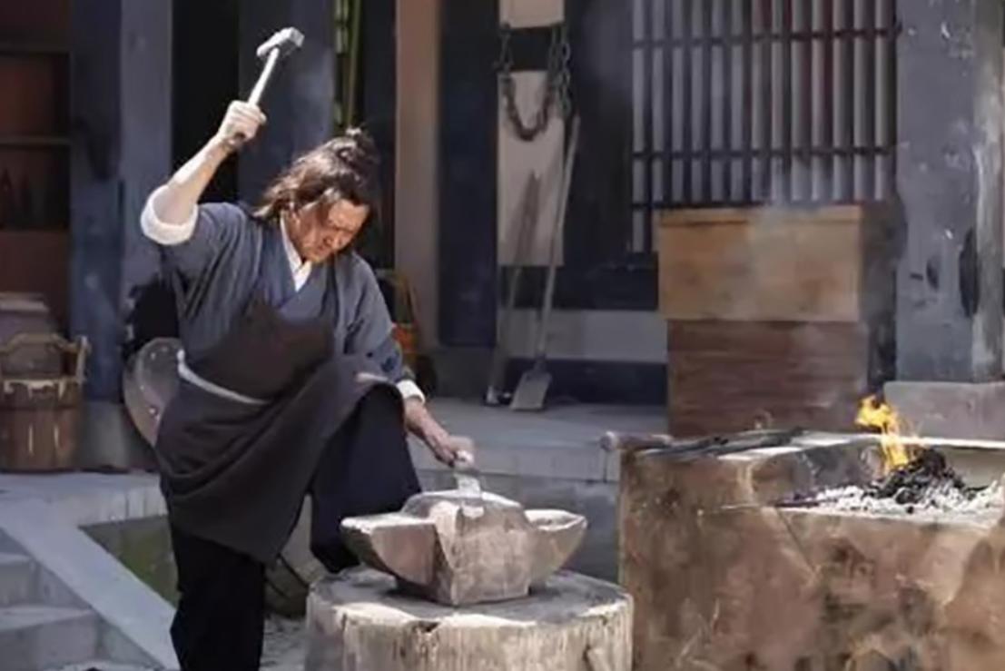 300年前，古人如何将40吨铁索搭建大渡河之上，一年建成泸定桥？