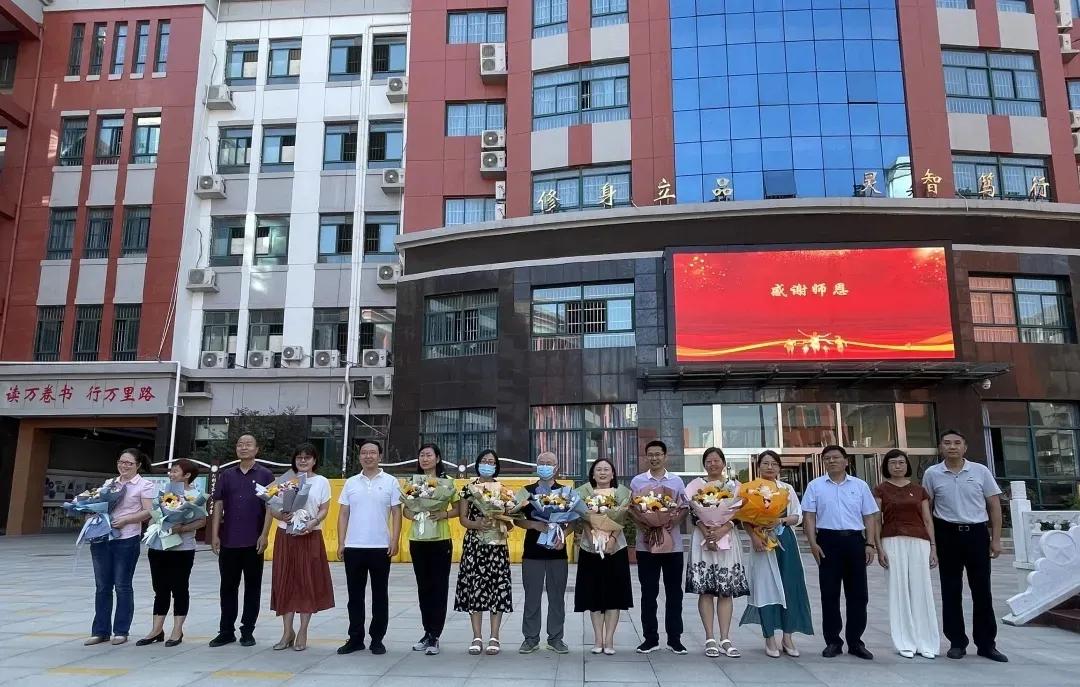 「河南科教兴豫」青春不散场·逐梦向未来！郑州第76中学毕业典礼