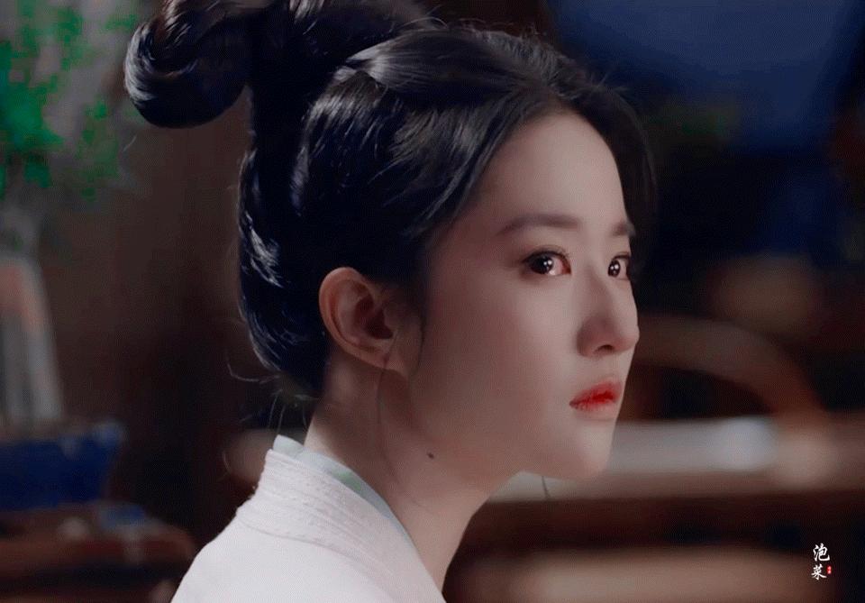 刘亦菲的内衣照，揭露攻击女性穿着的乱象，神仙姐姐碍了谁的眼？