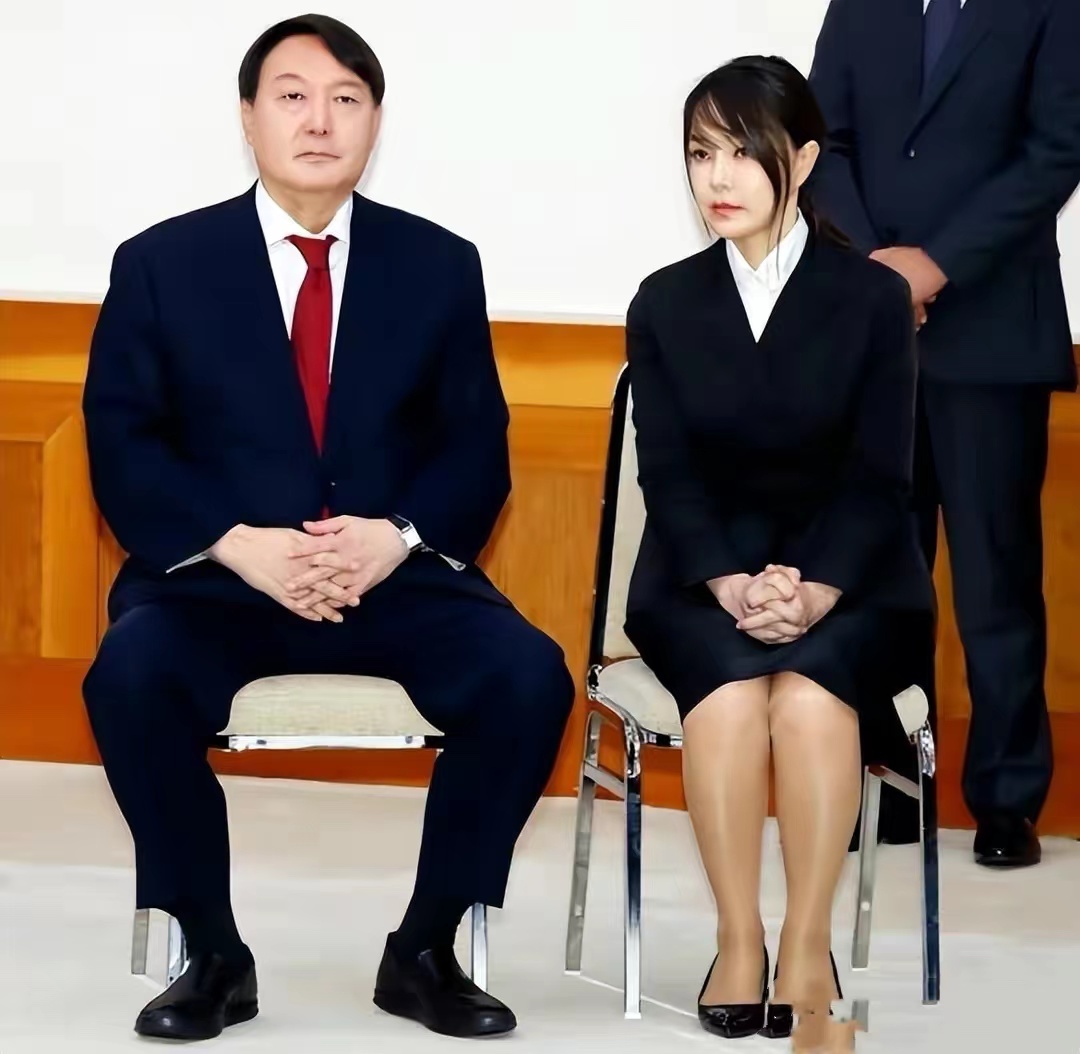 韩国夫人正品高端女装,韩国第一夫人减龄穿搭