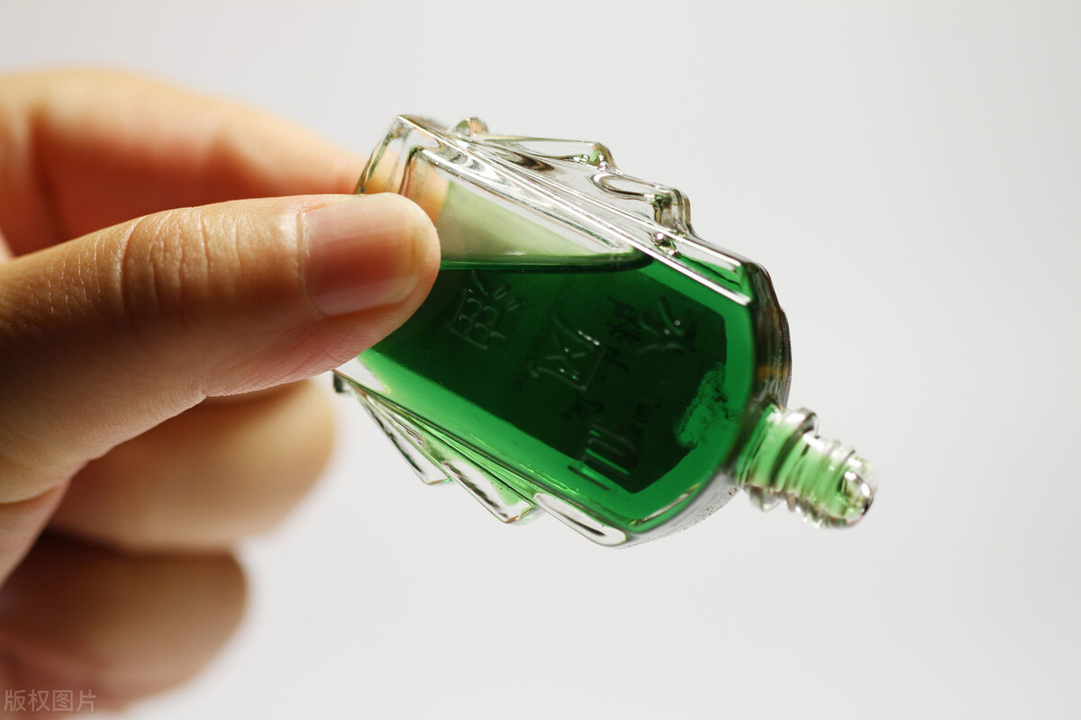 夏天电风扇吹的是热风怎么解决,电风扇吹的风是热的怎么办啊