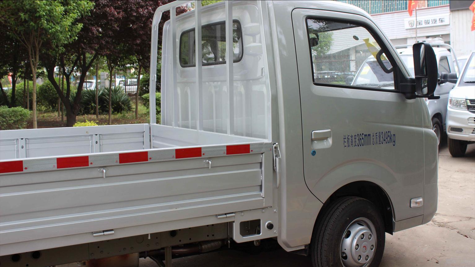 五菱龙卡货车怎么样,五菱龙卡3.8米小货车多少钱