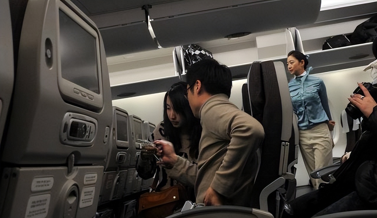 飞机上4种隐藏服务,飞机上的隐藏服务你都知道吗