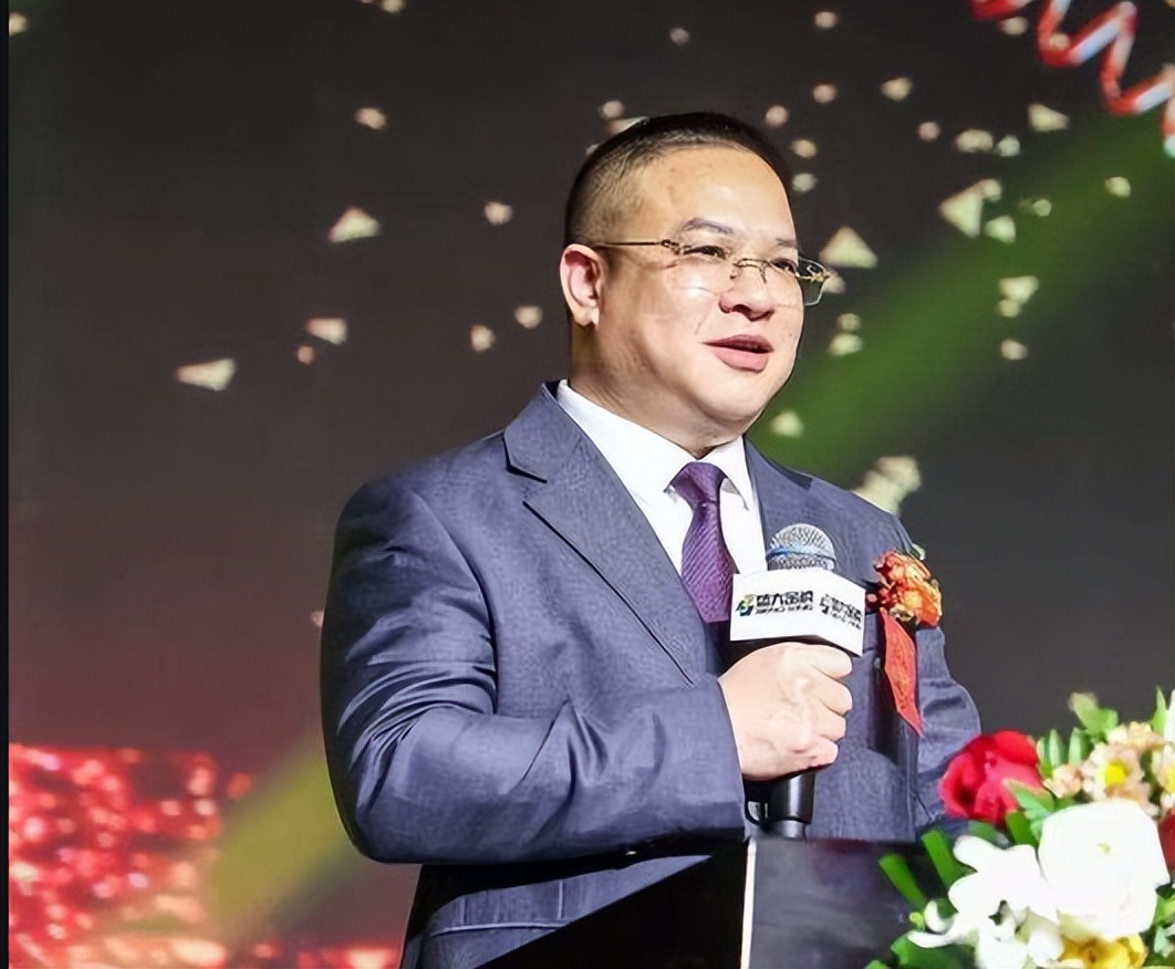 2022年,圈钱196亿!专坑中国人钱包的“亿万富翁”,连夜跑路了